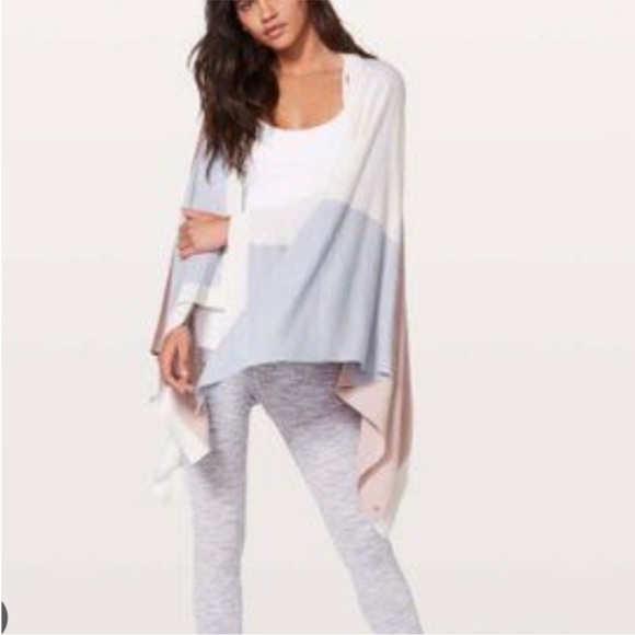 Lululemon Hatha Wrap - Picture 2 of 6